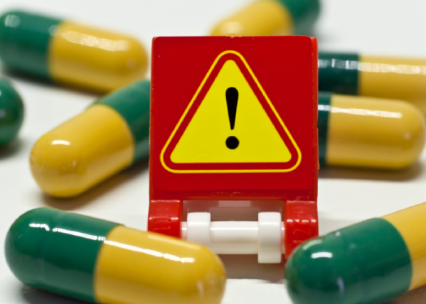 Lee más sobre el artículo Peligros del comercio informal de medicamentos: desde antibióticos hasta clonazepam