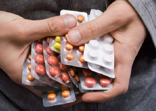 Lee más sobre el artículo Cuidado con adquirir medicamentos que se comercializan en las ferias libres